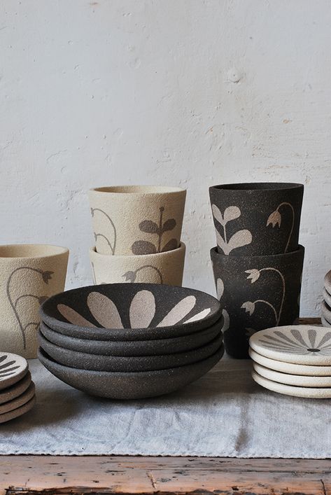 Handmade ceramics Ceramics Graphic Design, Black And White Pottery, Black Clay Pottery, Black Bathroom Sets, Ceramics Design, Pottery Patterns, Wheel Throwing, Flower Motifs, White Pottery