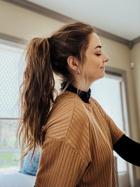 Ponytail With Expression Hair, Tell Me Lies Bree Hair, Brown Hair Ponytail, Wavy Mid Ponytail, Brunette Ponytail, Curly Hair Rat Tail, Wavy Ponytail Hairstyles, Wavy Hair Ponytail, Wavy Hair Ponytail Messy