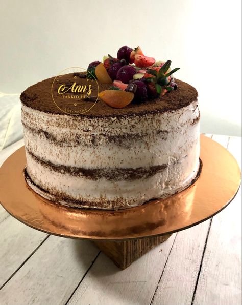 Tiramisu Cake Design, Tiramisu Birthday Cake, Chocolate Chiffon Cake, Cocoa Cake, Snack Hacks, Tiramisu Cake, Birthday Cake Chocolate, Chocolate Powder, Dark Coffee