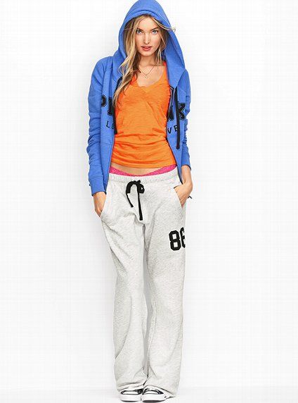 The whole outfit Victoria's Secret Casual Daywear Sets, Victoria Secret Tracksuit, Victoria's Secret Casual Stretch Activewear, Victoria's Secret Casual Sleepwear For Lounging, Victoria's Secret Long Sleeve Loungewear Sets, Victoria's Secret Long Sleeve Sleepwear, Sporty Clothes, Pink Sweats, Pink Bottoms