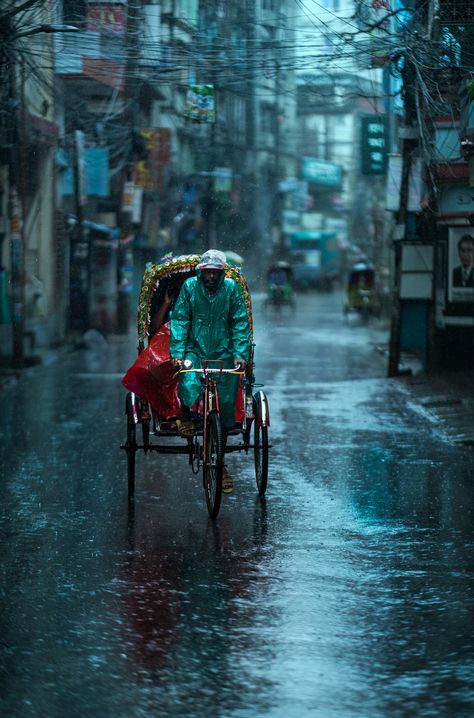 Monsoon in the city on Behance December Rain, Blank Wallpaper, Rain Street, Kingfisher Art, Nikon D850, Storyboard Illustration, Indian Illustration, Beautiful Landscape Photography, India Photography