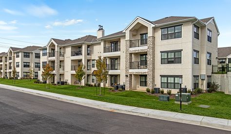 Sonoma Hill: Lenexa, Kansas | NSPJ Architects Suburban Apartment Building, Gated Community Houses, Multifamily Architecture, Subdivision Entrance, Big Homes, Lenexa Kansas, Small Apartment Building Design, Architectural Portfolio, Small Apartment Building