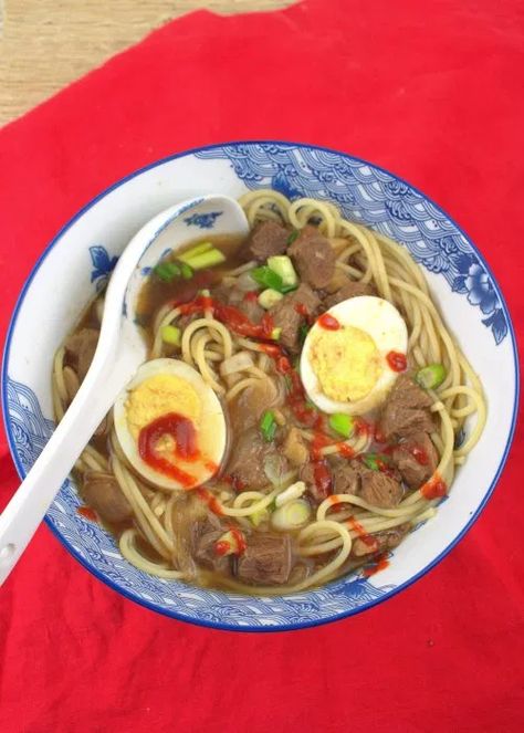 Ya Ka Mein Beef Noodle Soup (Yock, Old Sober or Yat ka Mein) – Yock Recipe, Yakamein Recipe, Recipes With Vegetable Broth, Soup Bisque, Louisiana Cooking, Amazing Food Recipes, New Orleans Food, Chinese Foods, Beef Noodle Soup