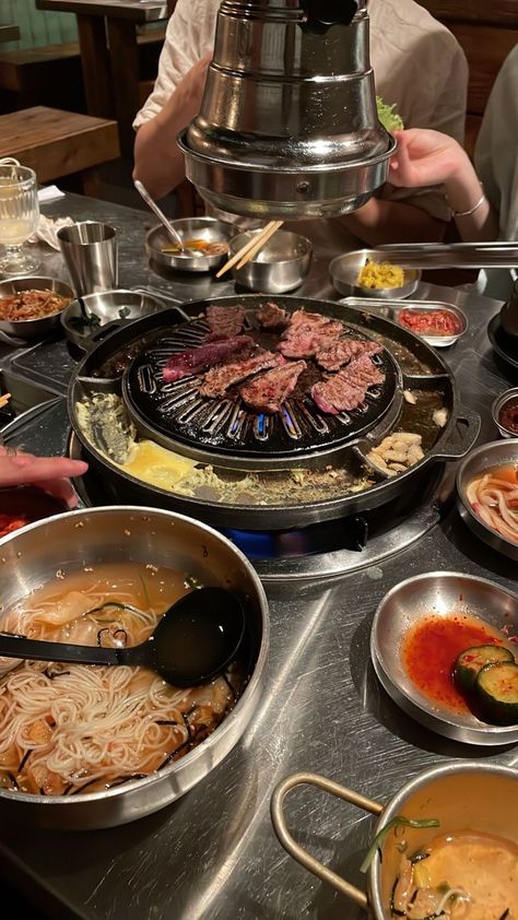 Food Aesthetically, Korea Lifestyle, Delicacy Food, People Food, Healthy Food Motivation, Food Is Fuel, Food Obsession, Korean Food, Pretty Food