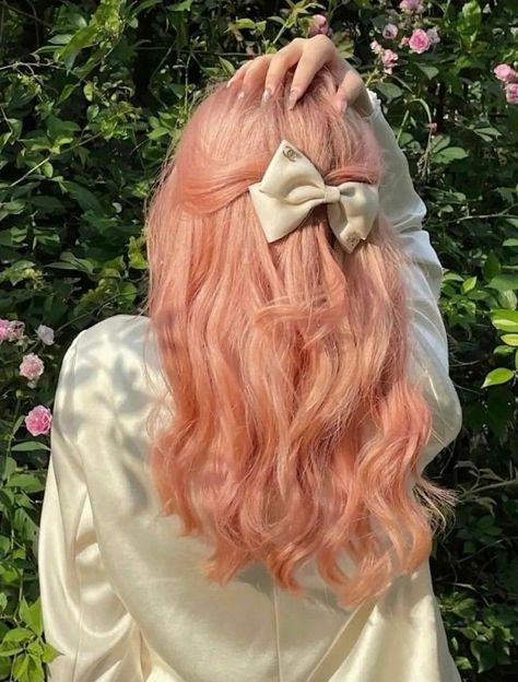 Peach Hair Color Ideas, Peach Pink Hair Color, Peach Hair Aesthetic, Pink And Peach Hair, Dark Peach Hair, Fluttershy Aesthetic, Peach Pink Hair, Peachy Pink Hair, Peach Hair Dye