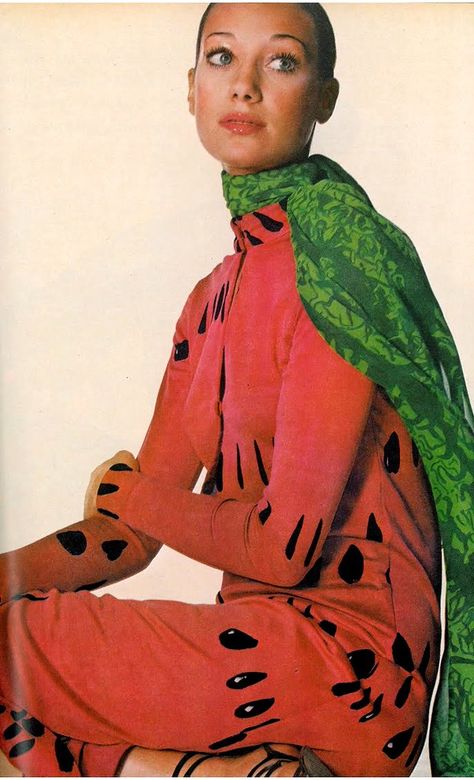 Vogue 1970, Marisa Berenson, Ken Scott, Watermelon Dress, Jean Shrimpton, Irving Penn, Fashion 1970s, Watermelon Rind, Fashion 70s