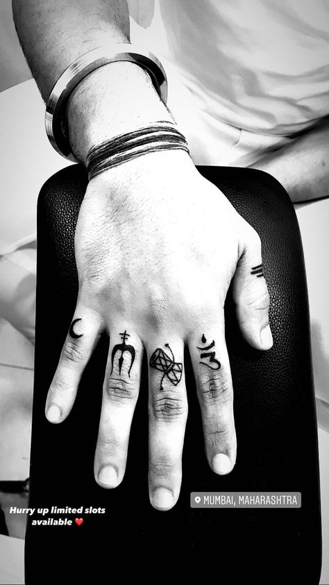 Damru Tattoo Design, Shiva Tattoo Ideas, Art Tattoo Drawing, Hindu Tattoos, Krishna Tattoo, Unalome Tattoo, Shiva Tattoo Design, Neck Tattoo For Guys, Small Girl Tattoos