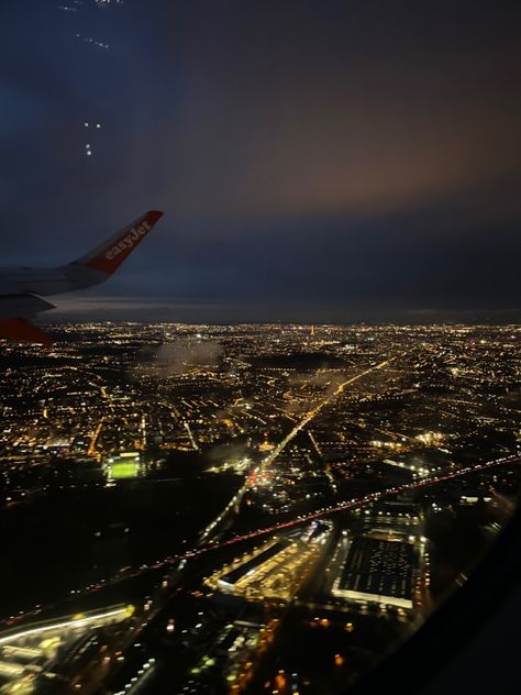 Paris view plane Paris From Plane, Manifest Board, Airplane Window View, Paris View, Plane Ride, Airplane Window, Paris Pictures, Sky Aesthetic, Vision Board