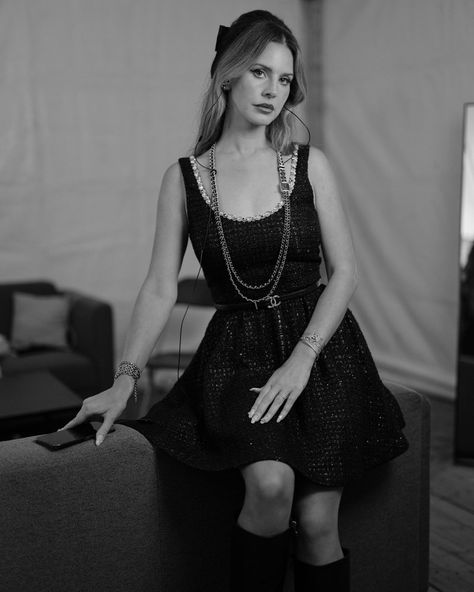 Black Chanel Dress, Chanel Tweed Dress, Dress With Black Boots, Lana Del Rey Love, Lana Del Rey Vinyl, Classic French Style, Lana Rey, Chanel Tweed, Lana Del Ray