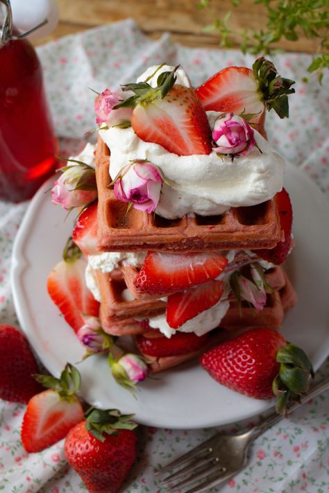 Rose Simple Syrup, Valentines Food Dinner, Spring Breakfast, Rose Simple, Strawberry Rose, How To Make Waffles, Strawberry Roses, Rose Recipes, Waffle Cake