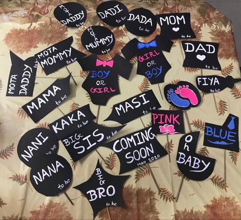 Baby Shower Props Diy, Hamper Decoration, Baby Shower Reveal Ideas, Baby Shower Props, Baby Shower List, Baby Shower Photo Booth Props, Baby Shower Balloon Decorations, Baby Boy Decorations, Shower Photography