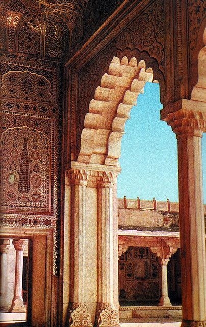 The Palace of Mirrors - Shish Mahal in Lahore Fort Shish Mahal, Lahore Fort, Islamic Interior Design, Palace Architecture, Wattpad Background, Indian Illustration, Pakistan Travel, Floral Ornament, The Sixties