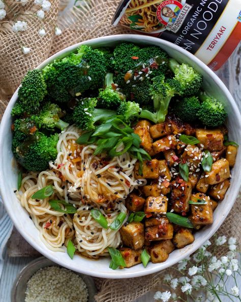 Teriyaki Noodles, Tofu Bowl, Tofu Noodles, Teriyaki Bowl, Lukes Diner, Teriyaki Tofu, Easy Healthy Meal Prep, Healthy Lifestyle Food, Food Is Fuel