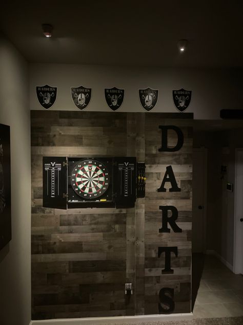 Game Room Dart Board Wall, Dart Board Wall Diy, Dart Board Wall Ideas, Pool Table Room Decor, Dart Board Wall, Home Bar Ideas, Basement Decoration, Basement Room, Basement Games