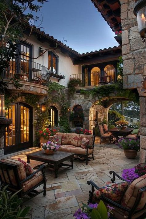 Tuscan Style Homes Interior, Home Architecture Styles, Mediterranean Patio, Mountain Dream Homes, Hacienda Homes, Patio Decor Ideas, Tuscan Style Homes, Courtyard Landscaping, Hacienda Style Homes