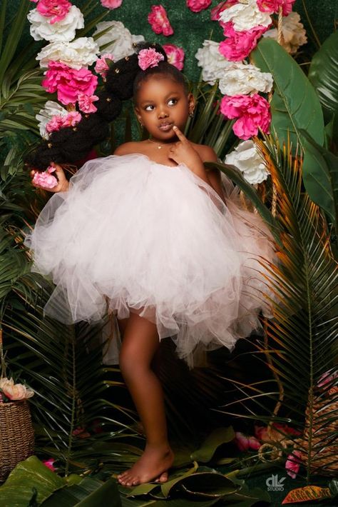 #fashion #6thbirthday #birthdaypictures Six Year Old Photo Shoot Ideas, Princess Shoot, Disney Moana Birthday Party, Princess Shot, Bday Shoot, Boy Photo Shoot, African Bride, Baby Photoshoot Boy, Sisters Photoshoot