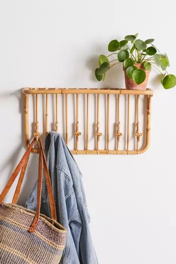 Entryway Hooks, Bamboo Wall, Wicker Decor, Inspire Me Home Decor, Estantes Flotantes, Apartment Furniture, Hanging Hooks, Wall Shelf, My New Room