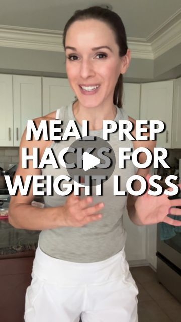 739 likes, 337 comments - physicalkitchness on August 8, 2024: "👉Comment: WORKSHOP below (*and be sure to follow me at @physicalkitchness so the link shows in your DM’s) for my FREE nutrition-focused weight loss workshop. . Because if you dread the thought of meal prepping to stay consistent eating healthjer, there are easy ways to build a plate using what you have on hand using key food groups optimal for weight loss. . It does NOT have to be complicated, you do NOT need yo buy speciality, ... Meal Prep Weight Losing, Meal Prepping For The Week, Weekend Meal Prep, Healthy Dinner Options, Weight Watchers Recipes Desserts, Foods Healthy, Healthy High Protein Meals, Food Groups, Stay Consistent