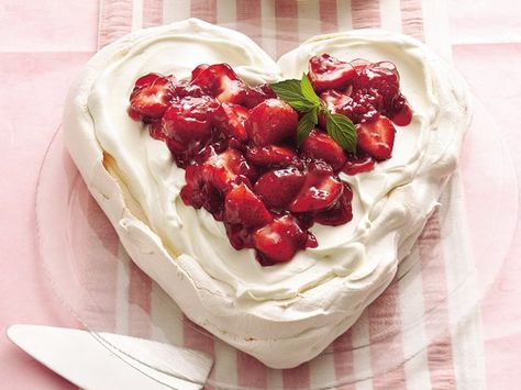 Valentine's Day Meringue Dessert Meringue Dessert, Raspberry Pie Filling, Meringue Desserts, Valentine Desserts, Valentines Day Desserts, Chocolate Dipped Strawberries, Valentines Day Food, No Bake Bars, Valentine's Day Recipes