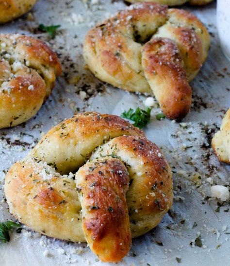 2 Ingredient Dough, Garlic Knots Recipe, Dough Ideas, 2 Ingredient Recipes, Best Pizza Dough, Garlic Knots, Cookies Bars, Dough Recipes, Dinner Sides