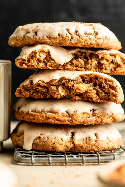 Seriously Thick & Chewy Chai Oatmeal Cookies with Maple Glaze Chai Glaze, Homemade Chai Spice, Chai Spice Blend, Chai Oatmeal, Chai Spice Cookies, Old Fashioned Oatmeal Cookies, Thick Cookies, Homemade Chai, Maple Cookies