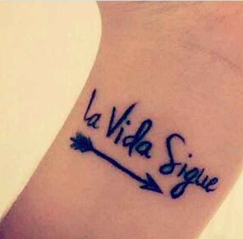 La vida sigue. Este es!!!! Quotes In Spanish, Tattoo Quotes About Strength, Incredible Quote, Cowgirl Art, Different Tattoos, Vintage Cowgirl, Tattoo Meaning, Body Mods, Tattoos With Meaning