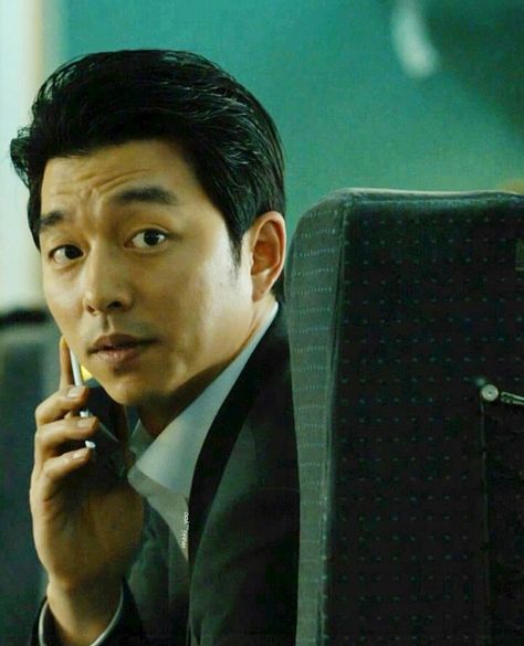 Gong Yoo | 공유 | Gong Ji Chul | 공지철 in Train to Busan 2016 #gongyo #gonyoo2016 #gongjichul Train To Busan Gong Yoo, Gong Yoo Train To Busan, Train To Busan Movie, The Others Movie, Train To Busan, Busan South Korea, Korean Drama Quotes, Asian Love, Movies 2016