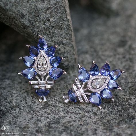 Tanzanite Jewelry Necklaces, Katerina Perez, Tanzanite Jewelry, Antique Bridal Jewelry, Fancy Necklace, Jeweled Earrings, Diamond Jewelry Necklace, Diamond Jewelry Designs, Classic Earrings