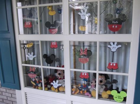 Click this image to show the full-size version. Disney Window Decoration, Decorated Windows, Resort Room, Art Of Animation Resort, Disney Room Decor, Disney Decals, Disney World Christmas, Disney Resort Hotels, Disney World Hotels