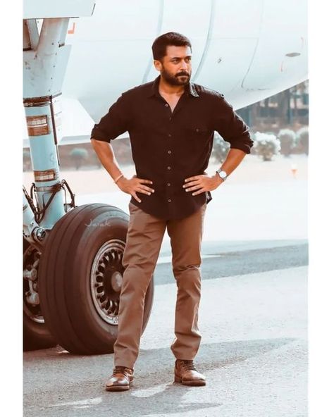 Actor Suriya, Surya Actor, Ronaldo Quotes, Allu Arjun Hairstyle, Film Posters Art, Iconic Poster, Movie Pic, Drawing People Faces, New Photos Hd