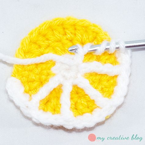 Lemon Granny Square, Bunting Crochet, Crochet Fruit, Quick Crochet Patterns, Crochet Earrings Pattern, Crochet Food, Crochet Kitchen, Diy Crochet Projects, Crochet Applique