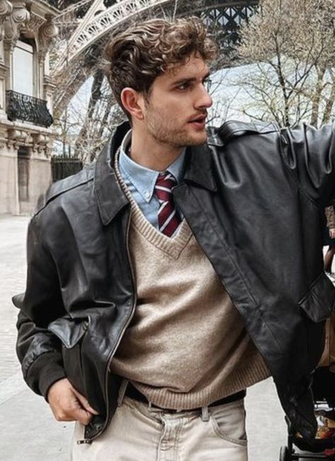 A Tumblr blog dedicated to guys in leather flight / bomber jackets and the occasional varsity or baseball jacket. Mens Flight Jacket, Tie Outfit, Leather Flight Jacket, Jackets Men Fashion, Flight Jacket, Bomber Jackets, Baseball Jacket, Leather Jacket Men, I Dress