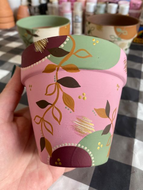 Terra cotta flower pot
Artwork by @hervividroots Painting Clay Pots Ideas, Flowerpot Painted, Painted Flower Pots Terra Cotta, Cute Flower Pot Painting Ideas, Painted Flower Pots Ideas, Flowerpot Designs, Hand Painted Pots Diy, Diy Painted Flower Pots, Painted Pot Ideas