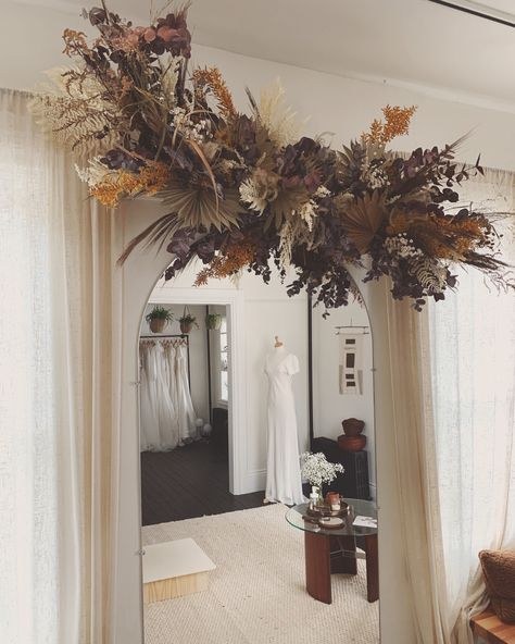 Dried Flower Mantle, Dried Flower Window Display, Dried Flower Garland Fireplace, Dried Flower Chandelier, Dried Flower Wall Arrangements, Dried Flower Garland, Dried Flower Installation, Dried Flower Mantle Piece, Dried Flower Display