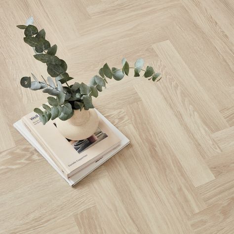 Knight Tile | Dutch Limed Oak SM-KP154 Karndean Knight Tile, Popular Flooring, Wood Plank Art, Vinyl Flooring Sheet, Oak Parquet, Limed Oak, Maple Floors, Brown Rooms, Walnut Floors