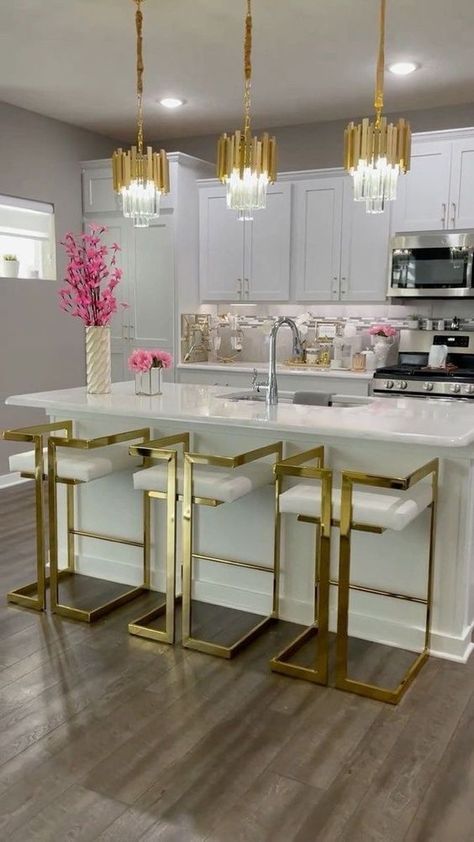 #follow #kitchendecor #kitchen #home #house #homedecorideas #homedecor #lifestyle #blogging #blog #blogger Glam Kitchen Decor, Glam Kitchen, Dream Kitchens Design, Kitchen Decor Apartment, Future Apartment Decor, Apartment Decor Inspiration, Interior Modern, Kitchen Inspiration Design, Decor Home Living Room