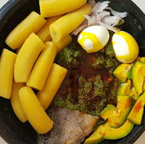 Kontomire Stew, Palava Sauce, Boiled Plantains, Ghanaian Food, Yams Recipe, West African Food, Jollof Rice, African Food, Baking Tips