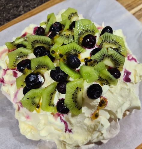 Air Fryer Pavlova Recipe, Pavlova Recipe Easy, Air Fryer Baking, Recipe For Air Fryer, Pavlova Recipe, Air Fryer Dinner Recipes, Cook Up A Storm, Baking Blog, Ninja Foodi