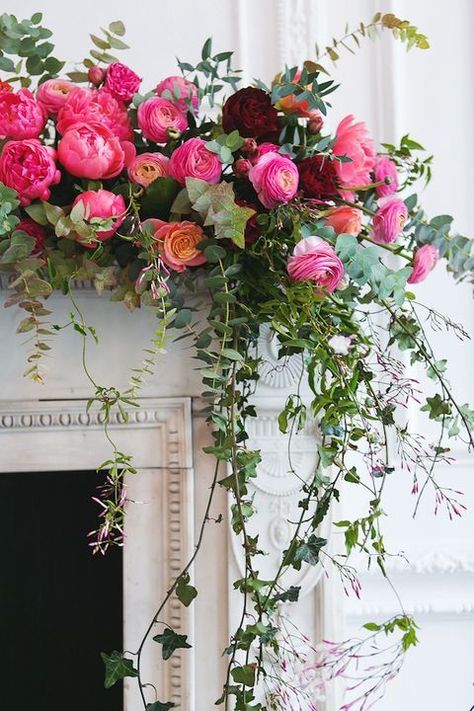 A Colorful & Modern City Shoot in London | The Perfect Palette Mantel Flowers, Wedding Fireplace, City Shoot, French Country Decor, Floral Trends, Mantle Piece, Ceremony Flowers, Deco Floral, Dried Floral