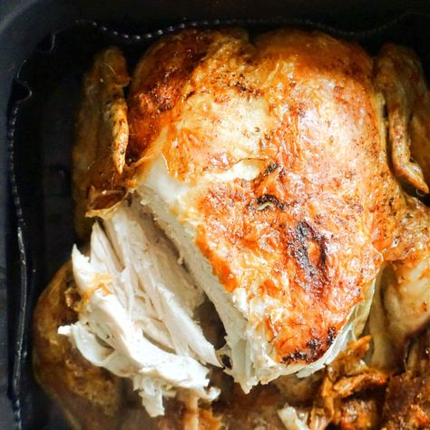 Air Fryer Whole Chicken Recipe, Air Fryer Whole Chicken, Chicken In The Air Fryer, Whole Chicken Recipe, Small Air Fryer, Biggest Chicken, Whole Chicken Recipes, Small Chicken, Recipe 30