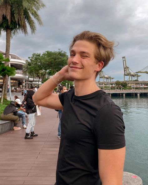 Oliver Brynnum, Chris Mccandless, Henry Danger Jace Norman, Boy Styles, Jace Norman, Bronde Hair, Male Fitness Models, Blonde Guys, Human Poses Reference