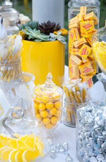 different candy favors to choose from Yellow Candy Buffet, Gold Candy Buffet, Food Wedding Favors, Buffet Dessert, Sunflower Party, Buffet Ideas, Candy Design, Daughters Wedding, Yellow Candy