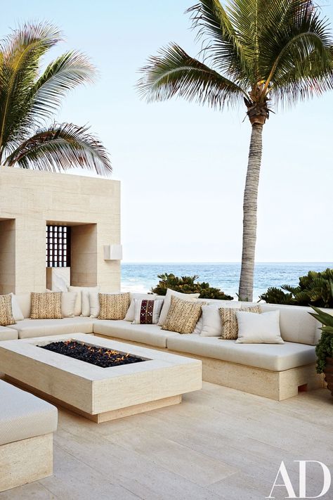 Mexican Villa, Outdoor Space Design, Outdoor Seating Area, Outdoor Fireplaces, Deck Designs, Outdoor Living Rooms, Outdoor Living Room, Design Exterior, George Clooney