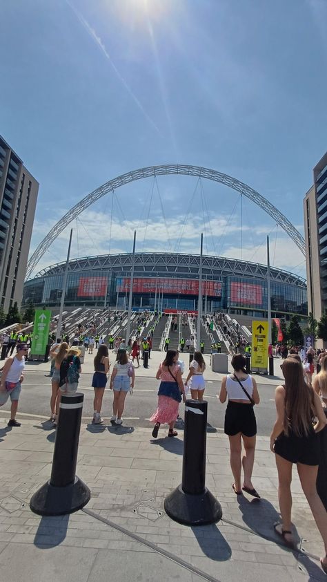 capital summertime ball 2023! Concerts Aesthetic, Manifest Board, Soccer Photography, Ball Aesthetic, Concert Aesthetic, Harry Potter Drawings, Dream Concert, Wembley Stadium, Summer Plans