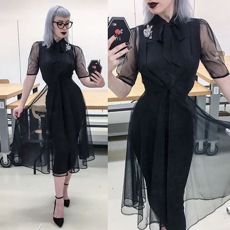 Professional Goth Work Outfits, Everyday Goth Outfits, Work Outfits Men, Goth Work Outfits, Goth Librarian, Professional Goth, Outfit Ideas Everyday, Dark Beauty Fashion, Moda Pinup