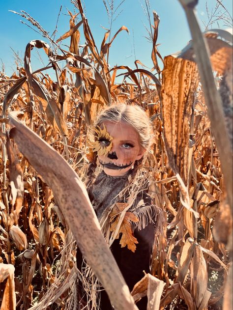 Costume from #spirithalloween Female Scarecrow Costume, Scary Scarecrow Costume Women, Scare Crow Halloween Costume Ideas, Scarecrow Photoshoot, Crow Photoshoot, Halloween Scarecrow Costume, Zombie Scarecrow, Scarecrow Costume Women, Scary Scarecrow Costume