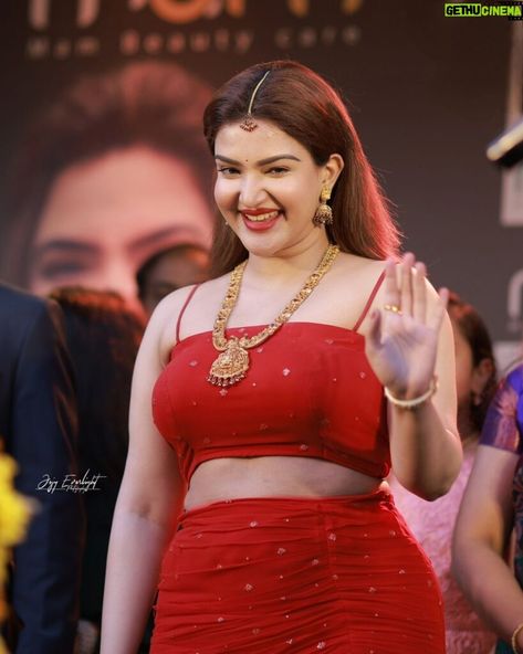 Rose Hd Photo, Rose Photoshoot, Rose Hd, Rosé Hd, Honey Rose, Indian Photoshoot, Rose Images, Malayalam Actress, Glamour Dress