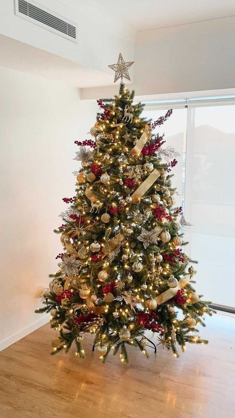 Christmas Tree Gold Red And White, Christmas Tree Red And Gold And White, Red Green White Gold Christmas Tree, Red And Gold Frosted Christmas Tree, Christmas Tree Ideas Red And Gold Rustic, Christmas Tree Gold White Red, Christmas Tree Red Gold White, Gold White And Red Christmas Tree, Christmas Tree Red White Gold