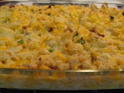 Emeril’s Twice Baked Potato Casserole Pork Posole, Perfect Potatoes, Emeril Recipes, Emeril Lagasse Recipes, Twice Baked Potato Casserole, Twice Baked Potato, Twice Baked Potatoes Casserole, Baked Potato Casserole, Scalloped Potatoes Cheesy