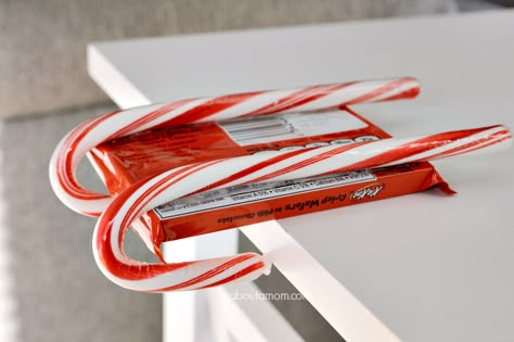 Candy Sleighs, Christmas Gift For Teachers, Christmas Candy Crafts, Candy Sleigh, How To Make Candy, Candy Cane Sleigh, Christmas Candy Gifts, Christmas Ideas Gifts, Diy Christmas Presents